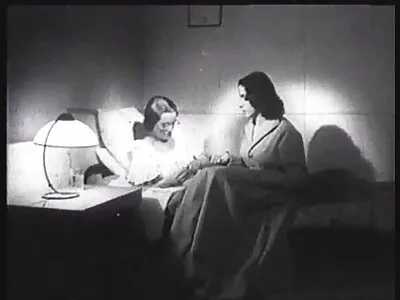 大屁股女人在上油