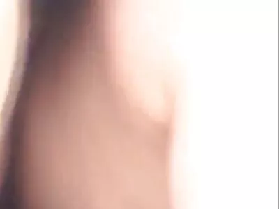 成熟的澳大利亚女性奥布里布莱克在一个没洗过澡的游客的旅馆里性交