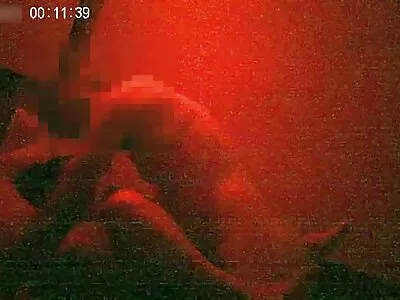 舔他妻子的阴户