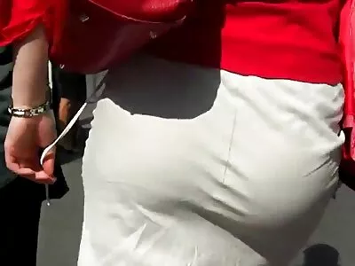 他轮流在欲火中烧的女孩
