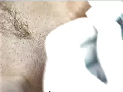 热辣的摩洛伊斯兰解放阵线与自然乳房 Anissa Kate 喜欢当他们在屁股上射精时