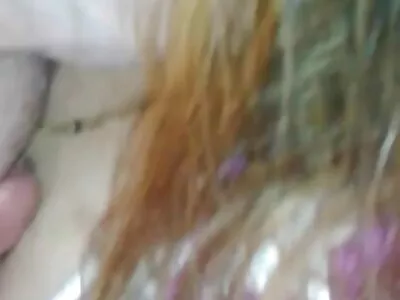年轻的舔大公鸡