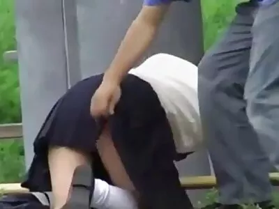 铺设和他妈的女人